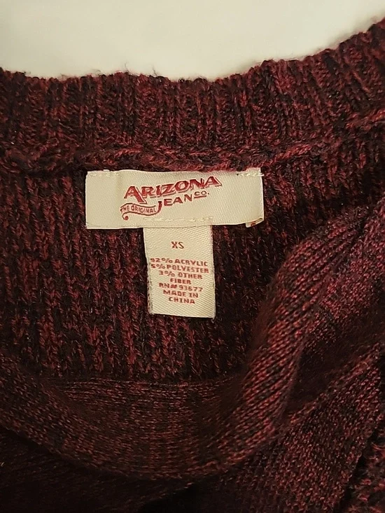 Women’s Burgandy Knit V-Neck Sweater - Picture 3 of 3